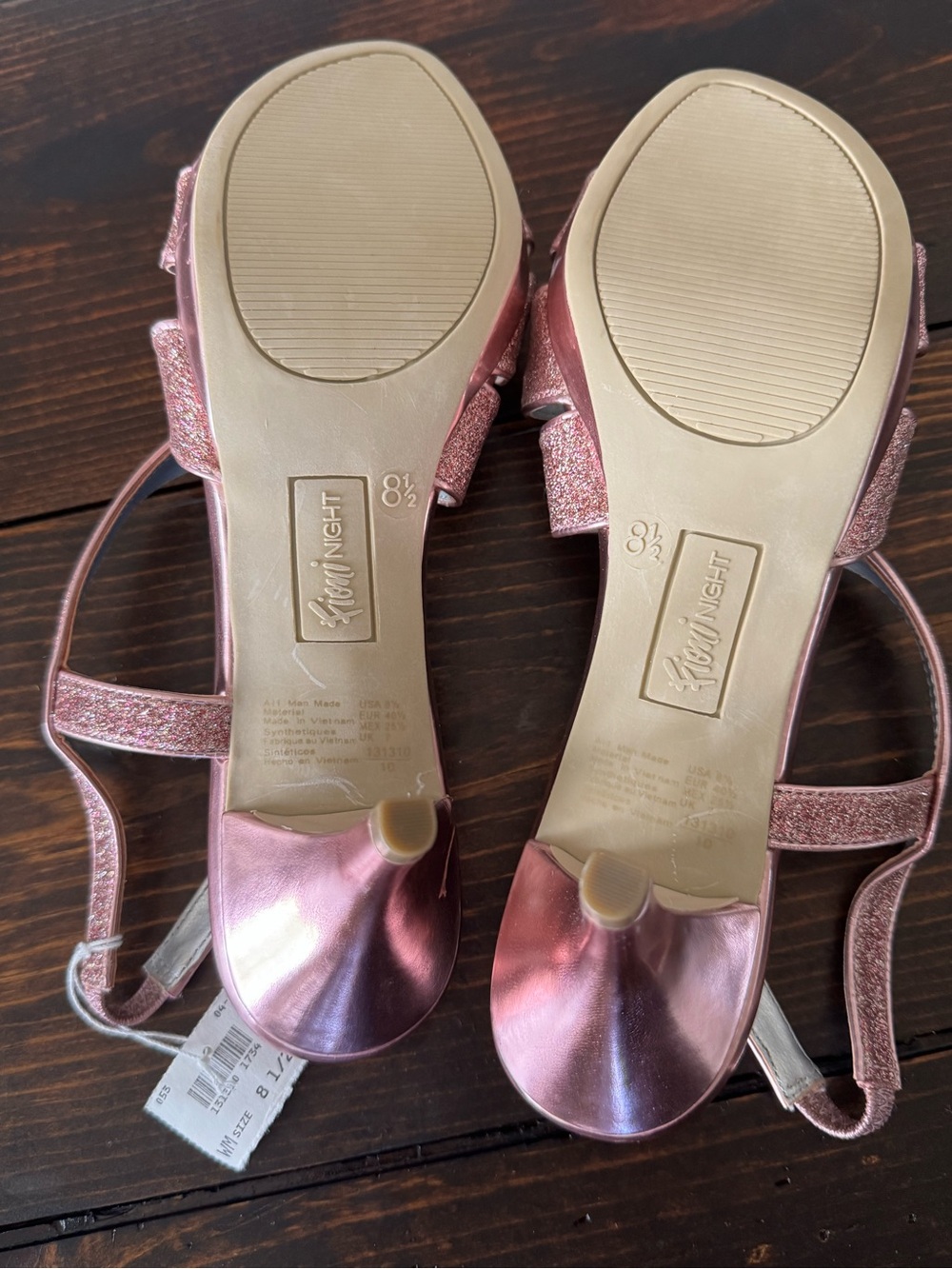 New with tags. Women's Rose Pink Glitter Strappy Sandals - Picture 2 of 2